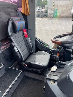Sedadla řidiče - NOVÁ do autobusu - pneumatické odpružení