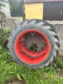 Polokultivační kola na traktor