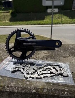 SRAM Force Wide DUB kliky + voskovaný T-Type řetěz