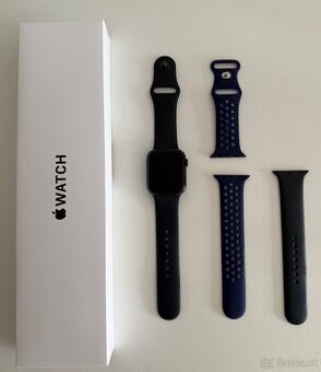 Apple Watch SE (1. generace, 44 mm)