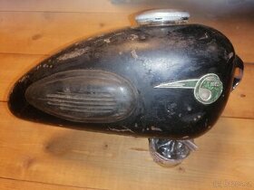 Nádrž na starý motocykl MZ