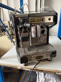 Jednopákový profi kávovar