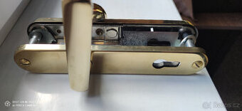 Bezpečnostní kování R1