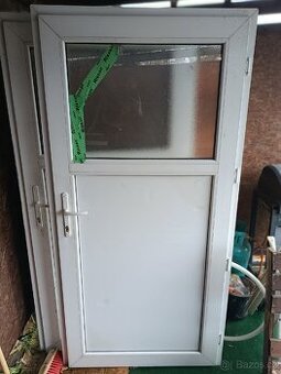 🚪 Prodej Plastových Dveří (2 kusy) - Rozměr 199 x 98 cm 🚪