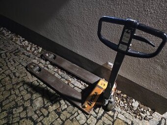 Paletový vozík, paleťák, zn. Toyota - BT