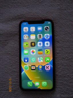 iPhone 11, červený