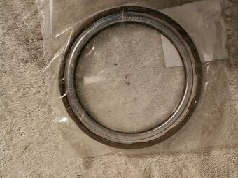 Gufero náboje kola zadní nápravy Volvo/Renault