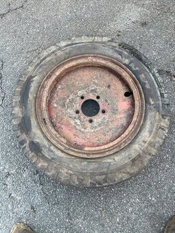 Kolo na starý traktor 7,50-20