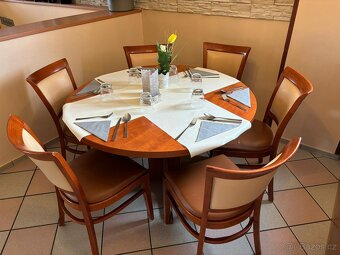 50x židle (prodano)11x stůl do restaurace