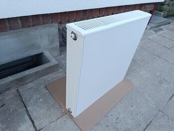 Deskový radiátor Rotheigner Plan 22 600 x 600 mm