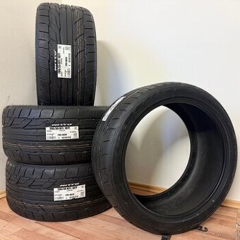 NOVÉ LETNÍ PNEU NITTO 295/35R21 - CAYENNE, X5 , Q7