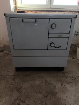 Sporák na tuhá paliva