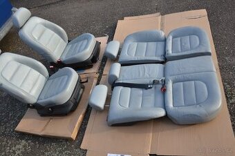 Světlé kožené sedačky Š.Fabia 100 Edition, vyhřívané,Airbagy