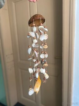 Dekorace / zvonkohra z mušlí