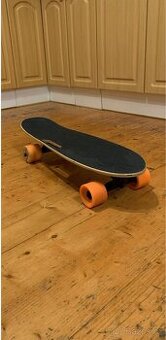 Elektrický skateboard
