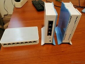 Switch 8-port + 2 routery
