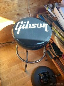 Stolička Gibson , otočná, jako nová