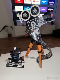 LEGO® │ Disney 43230 Kamera na počest Walta Disneyho