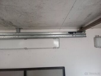 Prodám sekční garážová vrata