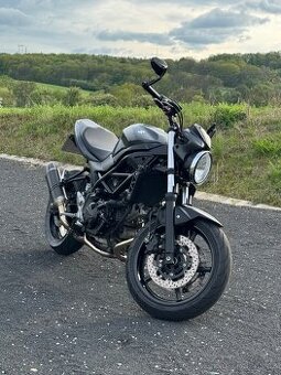 Suzuki SV650N ABS (2016) klasiku mezi naháči