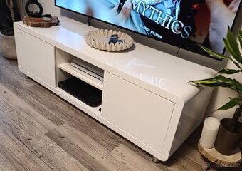 Tv stolek