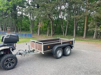 Bržděný přívěs 2000 kg, 130x250 cm, nová podlaha, nová stk