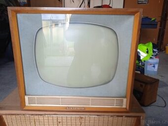 Stará televize TESLA