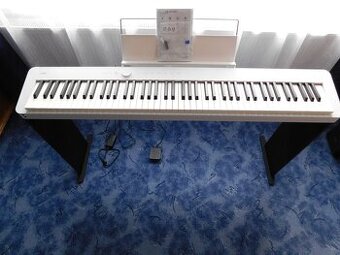 Digitální Piano Casio PX S1100 + Dřevěný Stojan