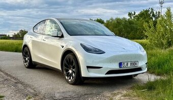 Tesla model Y SR RWD 2024 ODPOČET DPH najeto 15 tis.km