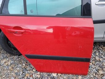 Pravé zadní dveře na škoda fabia2 combi 8151