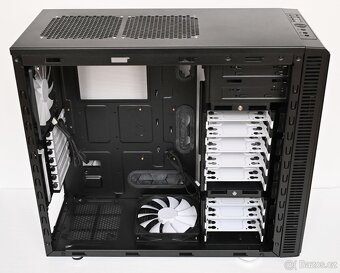 Fractal Design Define R4 - opravdu velmi pěkná
