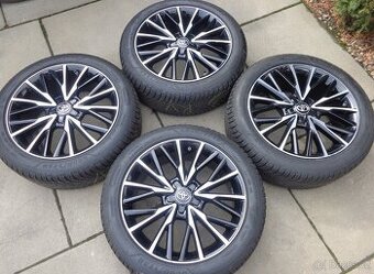 5x114,3 18" original Toyota Yaris Cross zimna sada s TPMS