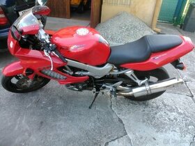 Honda VTR 1000 firestorm - 1