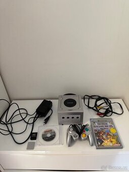 Nintendo GameCube Silver – komplet se 2 hrami
