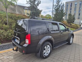 Nissan padfinder manual 2.5 nafta 4x4
