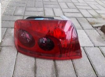 Peugeot 407 sedan zadní levé světlo.