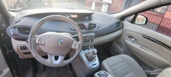Prodám Renault Megane Scenic k opravě nebo na náhradní dily