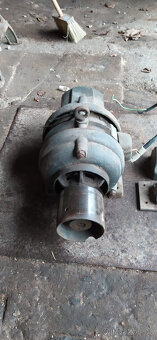 HISTORICKÝ KARTÁČOVÝ MOTOR SIEMENS