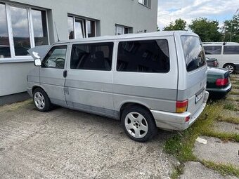 Volkswagen Transporter T4 2.5 TDi