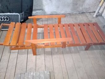 Polohovací dřevěné lehatko