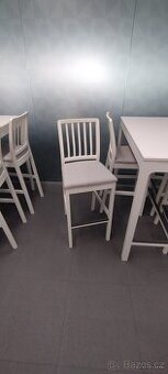 Jídelní stůl Ikea