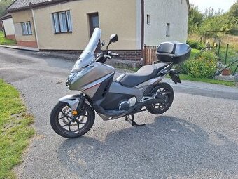 Honda INTEGRA 750D