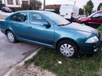Škoda Octavia 2.  1.6 (75KW) - havarovaná
