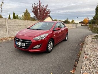 HYUNDAI I30 1.6 CRDI 81 KW ČR KLIMA SENZORY PO SERVISU