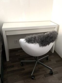 Toaletní / psací stolek + otočná židle IKEA