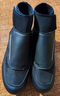 Cyklistické zimní tretry FLR DEFENDER