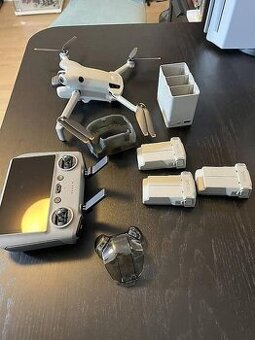 DJI Mini 4 Pro Fly More Combo