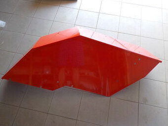 Blatníky zadní na Zetor 5211-7745 - komaxit červená barva