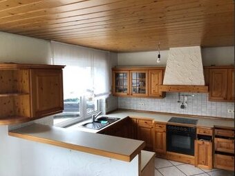 Masivní kuchyňská linka z Německa bez spotřebičů