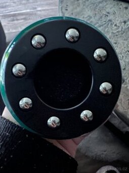 Masazni pristroj na celulitidu